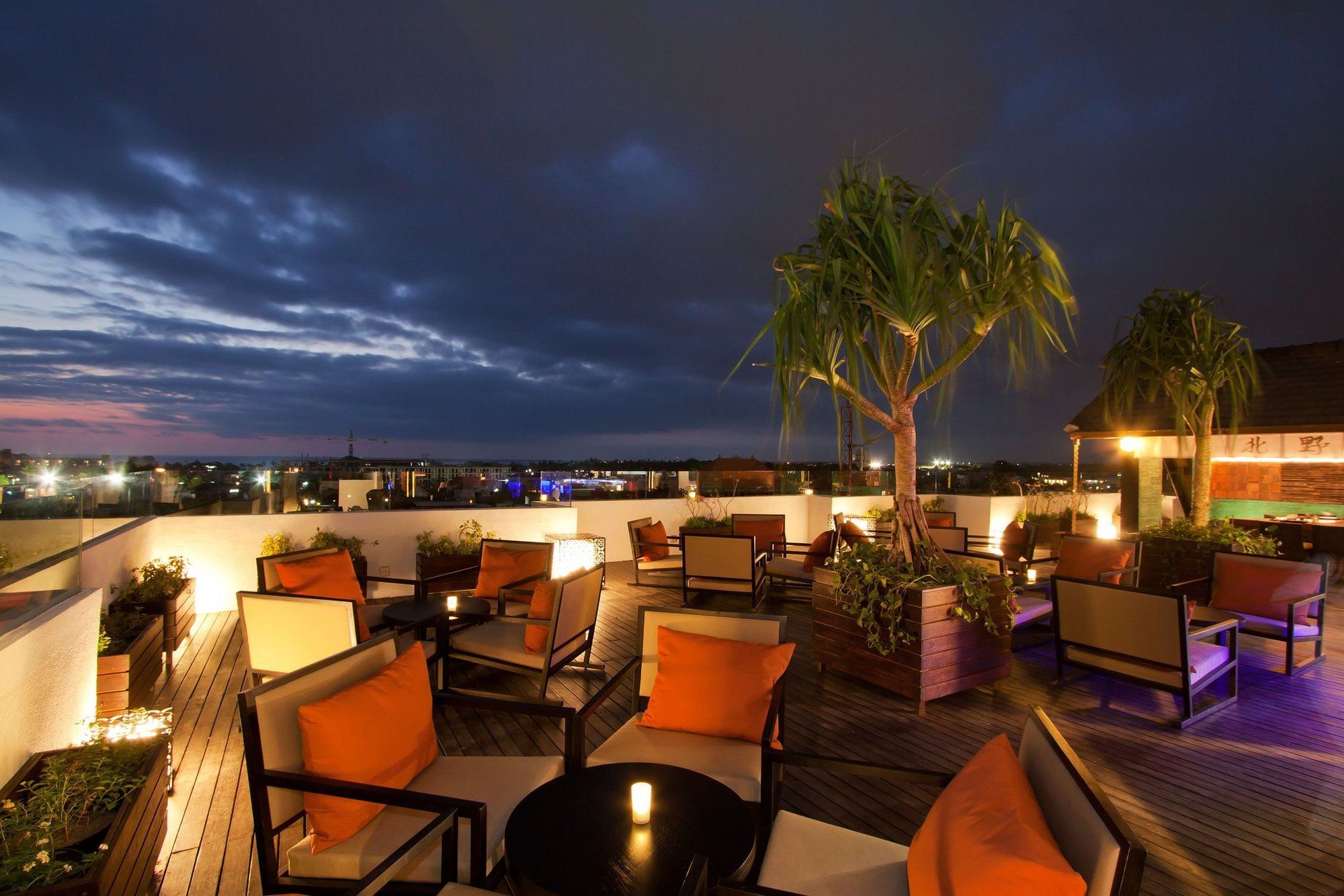 Hotel L